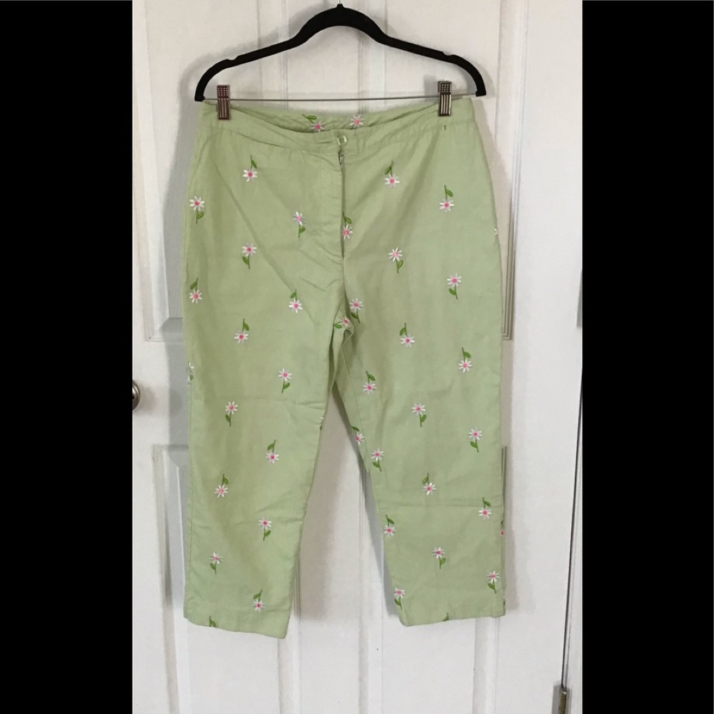 Lilly Pulitzer Lime Green cropped pants. Size 8